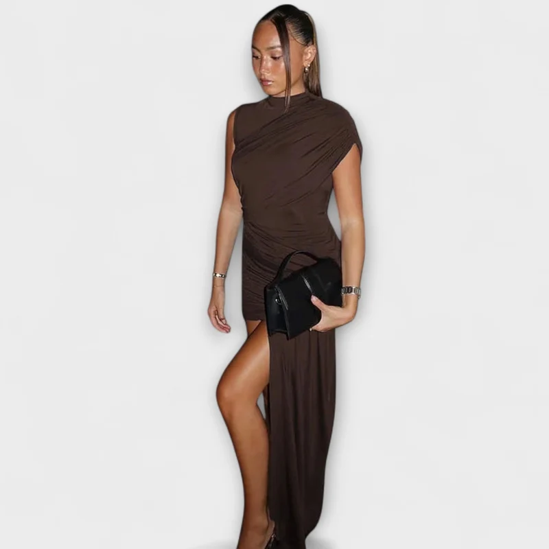 Liliane – Schmal geschnittenes Plisseekleid mit Rundhalsausschnitt