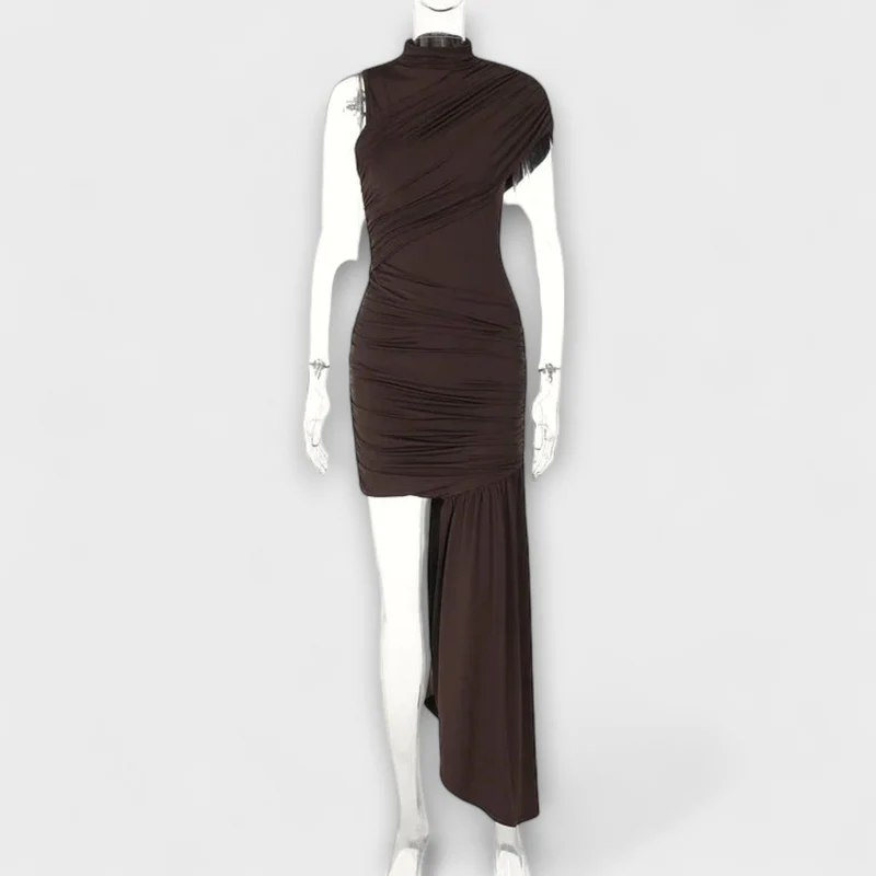 Liliane – Schmal geschnittenes Plisseekleid mit Rundhalsausschnitt