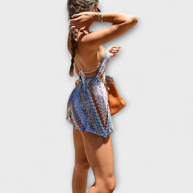 Henara – Rückenfreier Neckholder-Romper in Häkeloptik