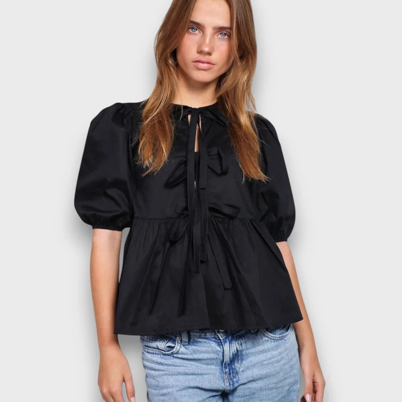 Liora – Romantische Bluse mit Schleifendetail