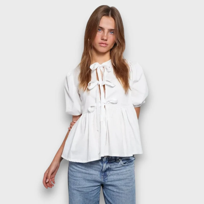 Solene – Bluse mit Bindedetails und leichter A-Linie