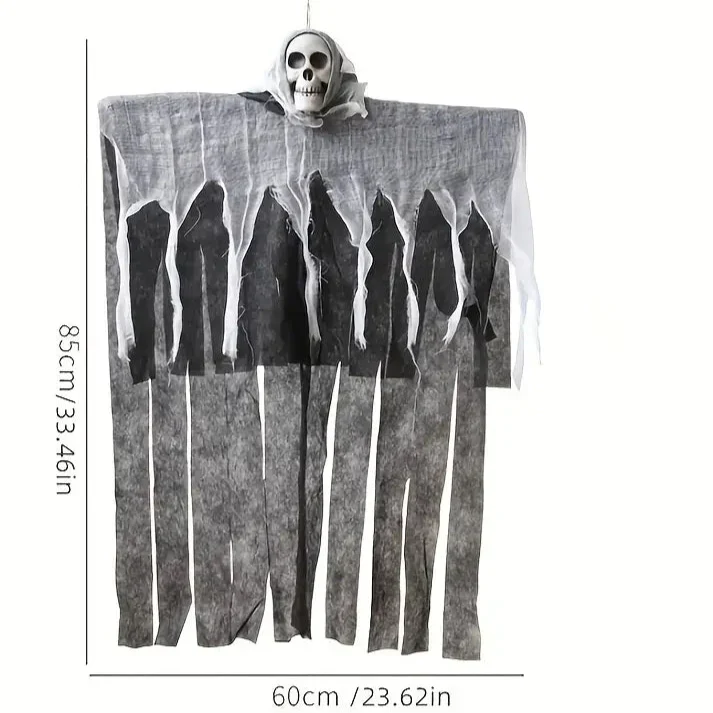 Gruseliger Totenkopf als Halloween-Hängedeko – Totenkopfkopf mit Stoff für gruselige Atmosphäre