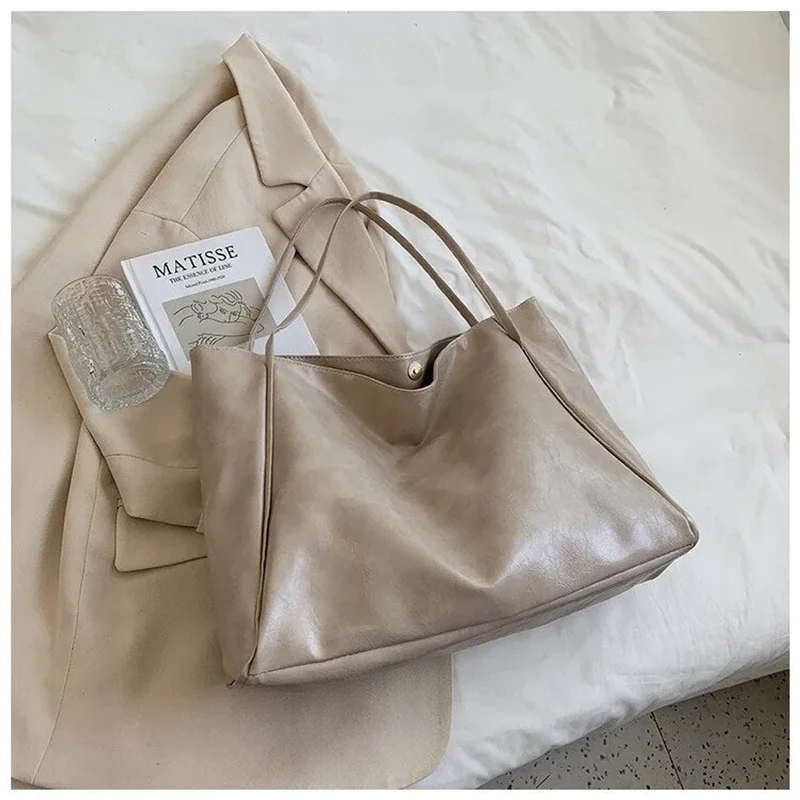 Lea | Damen Laptoptasche im Retro-Stil aus Kunstleder