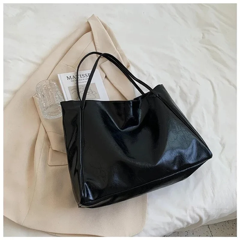 Lea | Damen Laptoptasche im Retro-Stil aus Kunstleder
