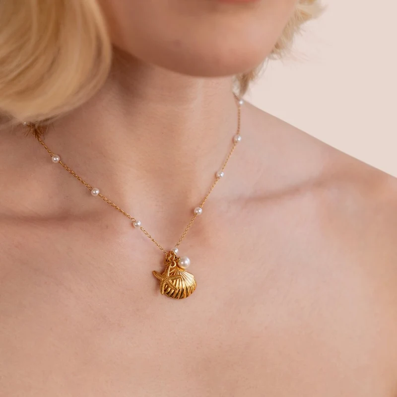 Aria Shell Charm Halskette