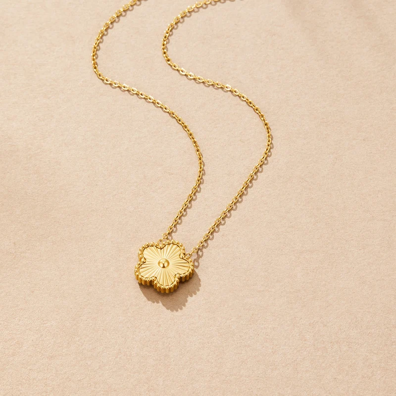 Goldenes Glücks-Halsband