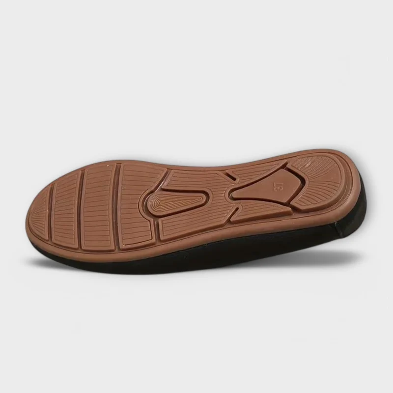 Nevena – Elegante Slip-On Mokassins mit Goldakzent