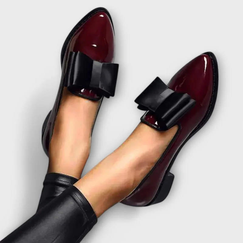 Maribel – Glanz-Loafers mit Schleifendetail