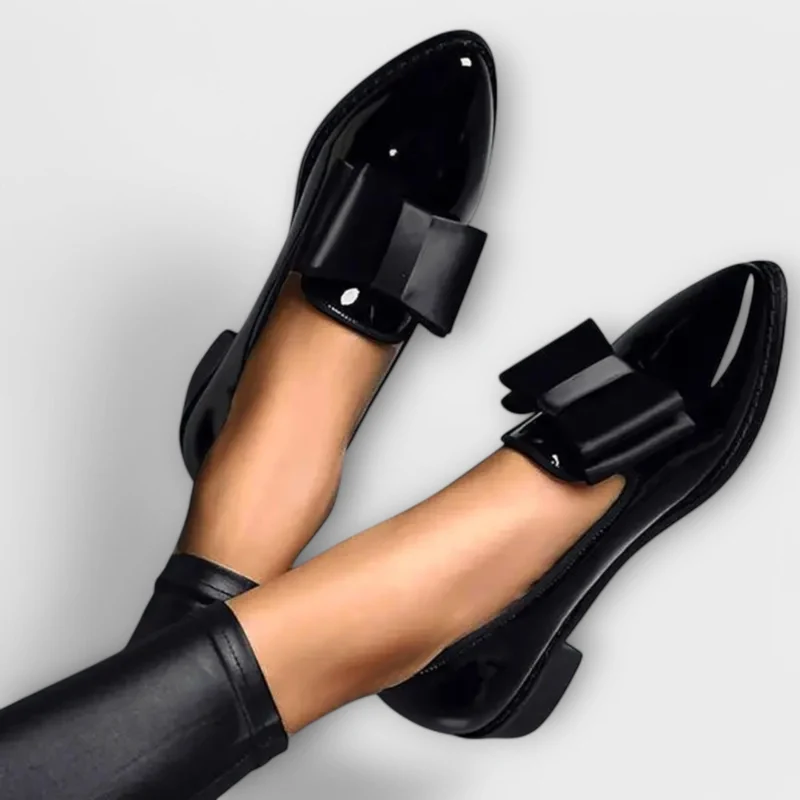 Maribel – Glanz-Loafers mit Schleifendetail
