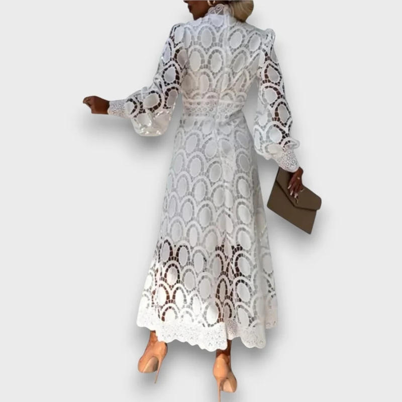 Charlotte – Romantisches Midikleid mit betonter Taille