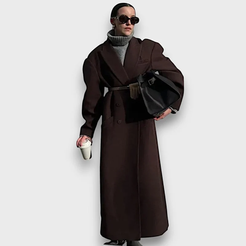 Oslaine – Maximalistischer Wollmantel mit maskuliner Silhouette