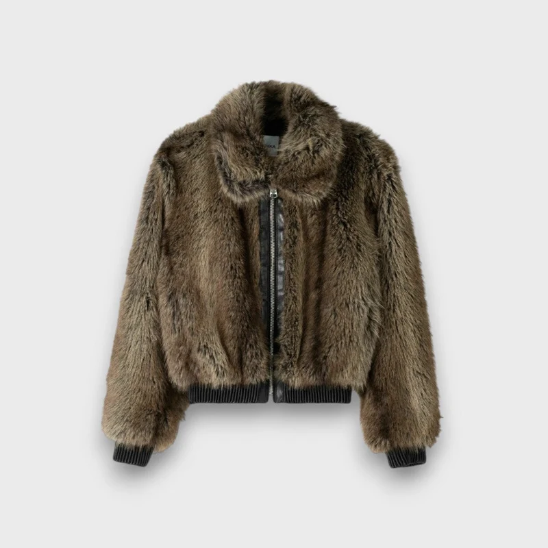 Amelia – Kurzjacke aus Faux Fur mit urbanem Chic