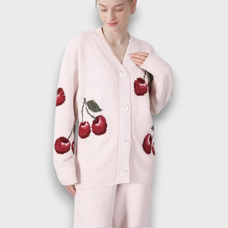 Cerisea – Flauschiger Pyjama mit Kirschmotiv