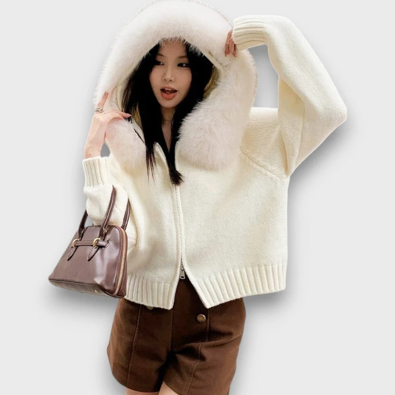 Alisanne – Strickjacke mit Reißverschluss und Faux-Fur-Kragen