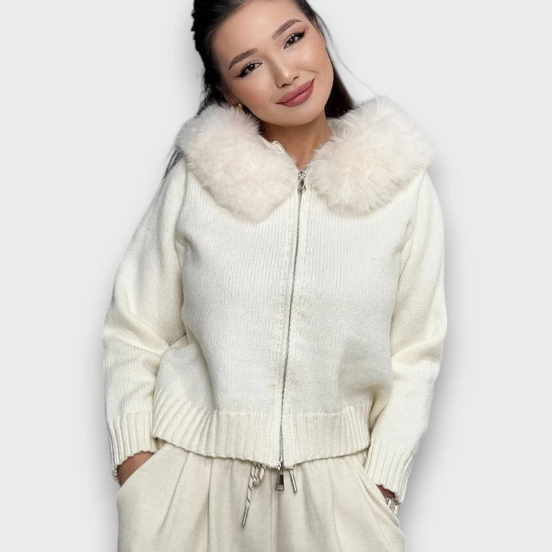 Alisanne – Strickjacke mit Reißverschluss und Faux-Fur-Kragen