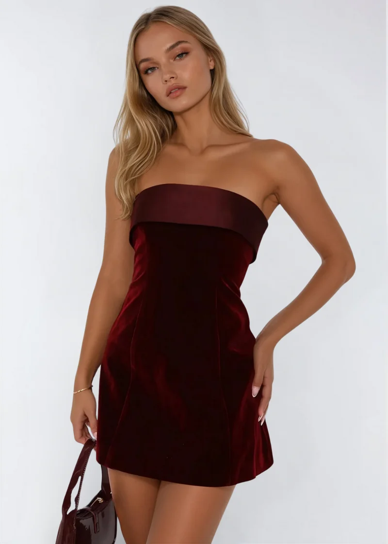Stella | Trägerloses Minikleid aus Samt