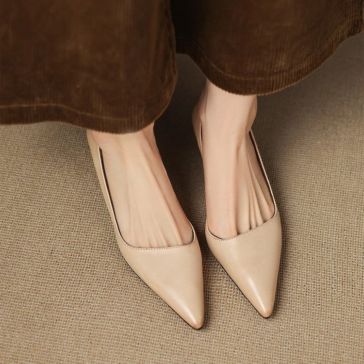 Orlisse Leder Kitten Heel Pumps