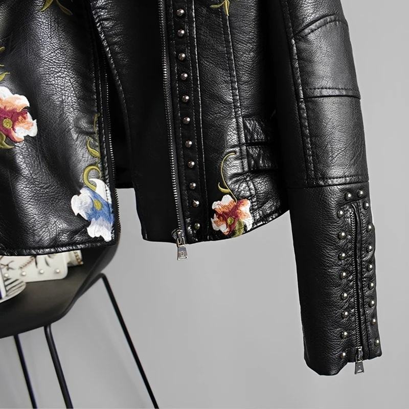 Zoey - Vintage-inspirierte Jacke mit Stickereien