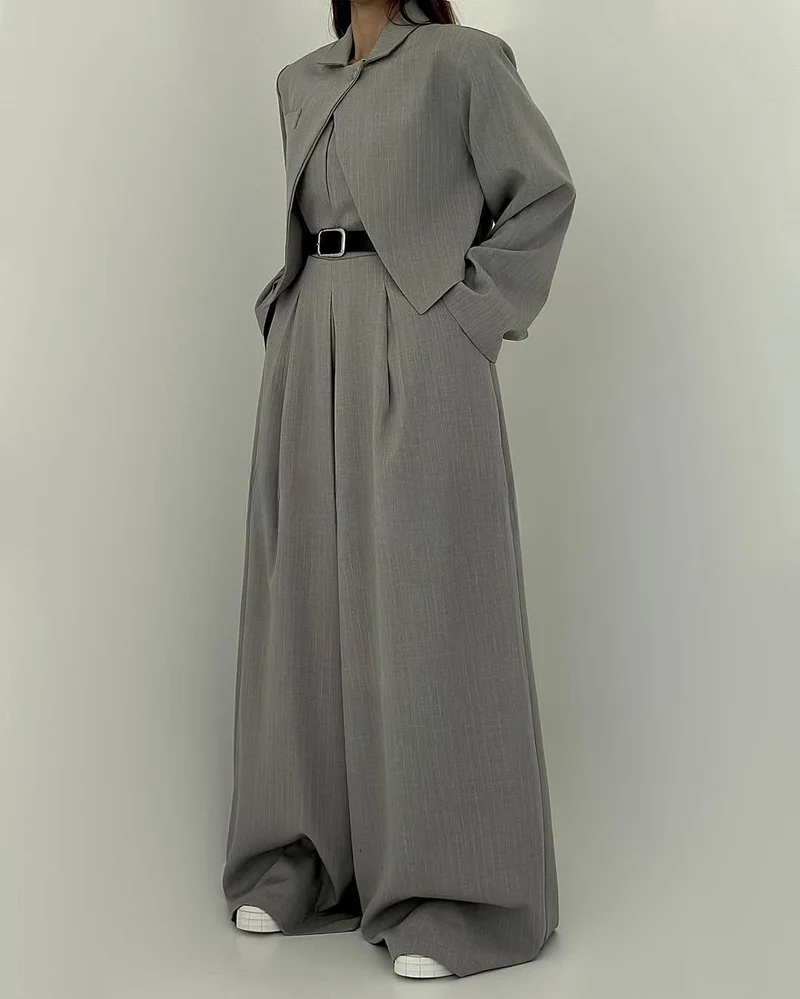 Lorayae - Soft-Touch Set aus weit geschnittenem Jumpsuit und Jacke