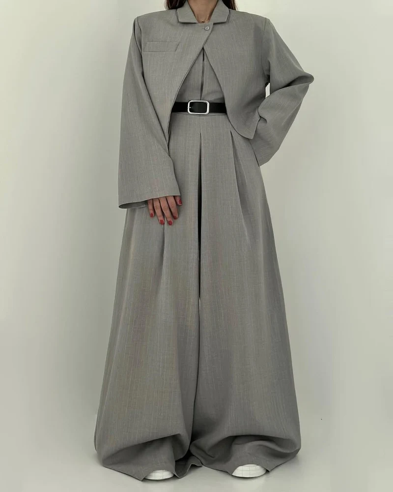 Lorayae - Soft-Touch Set aus weit geschnittenem Jumpsuit und Jacke