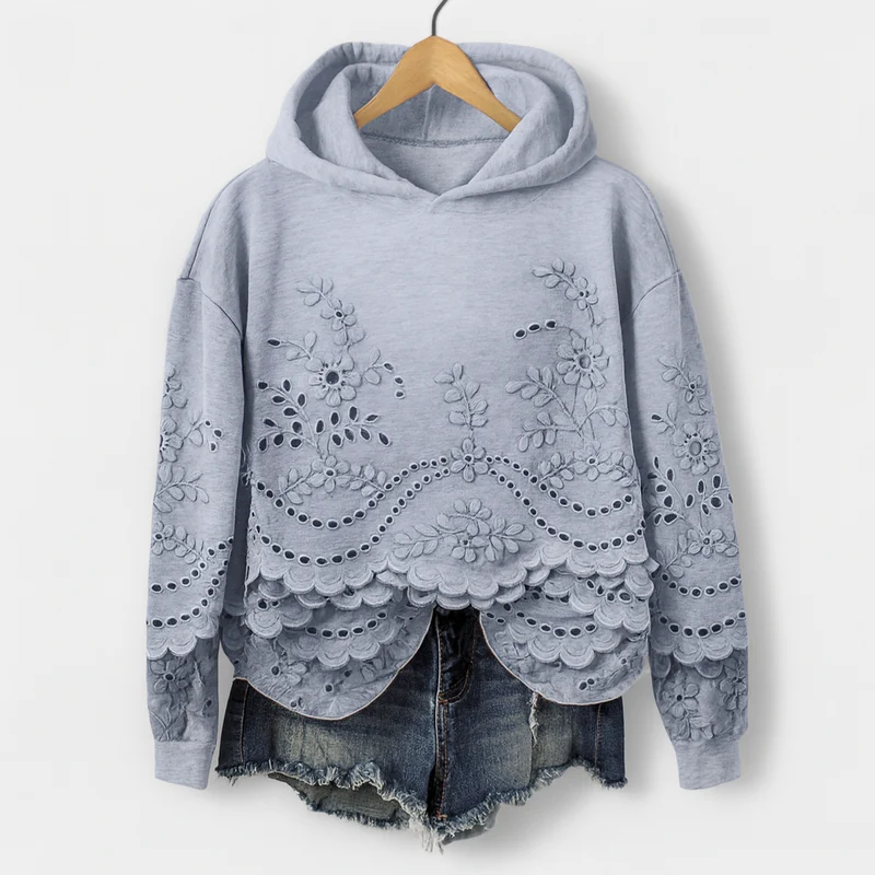 Hoodie mit Spitzenbesatz – Gemütlichkeit trifft auf femininen Charme