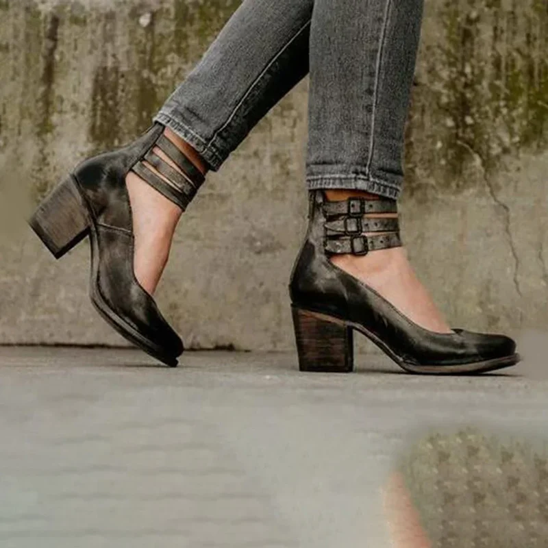 Damen Blockabsatz Pumps mit Riemen und Reißverschluss