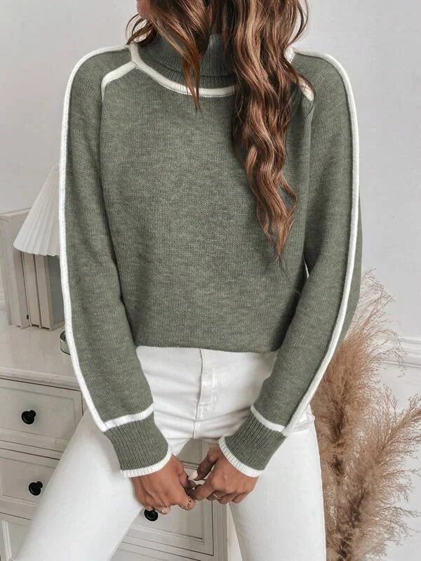 Damen Rollkragenpullover mit weißen Streifen in Grün