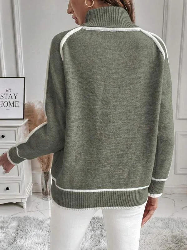 Damen Rollkragenpullover mit weißen Streifen in Grün