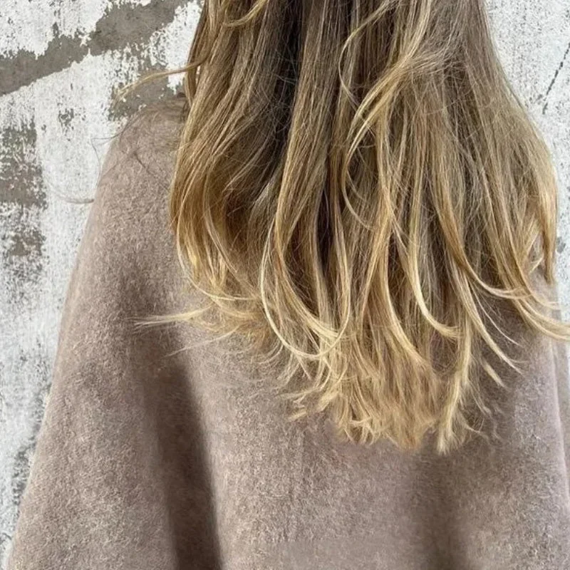 Damen Kurzjacke mit weiten Ärmeln und Knopfdetails
