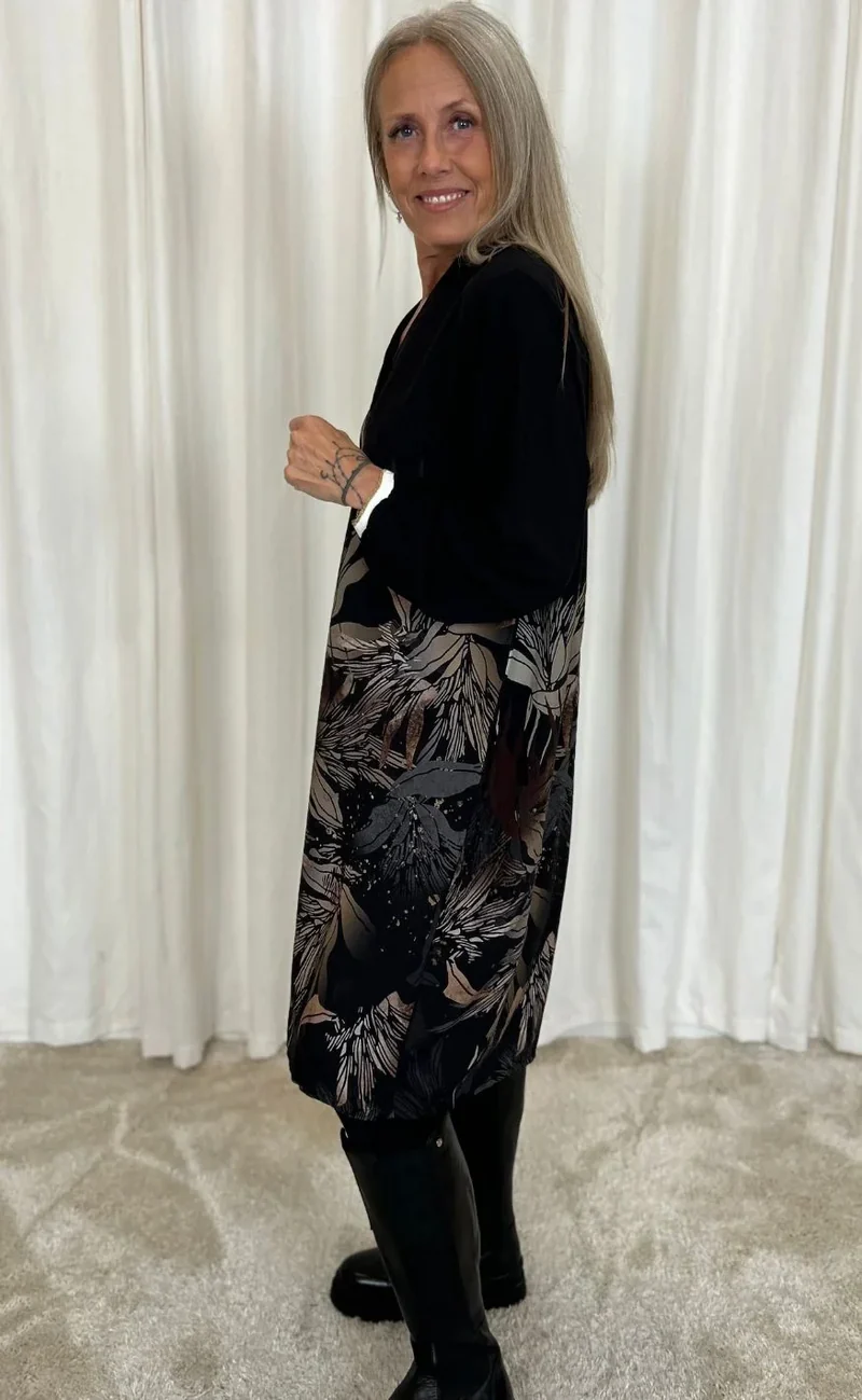 Damen Langarm Midikleid mit Blumenmuster in Schwarz