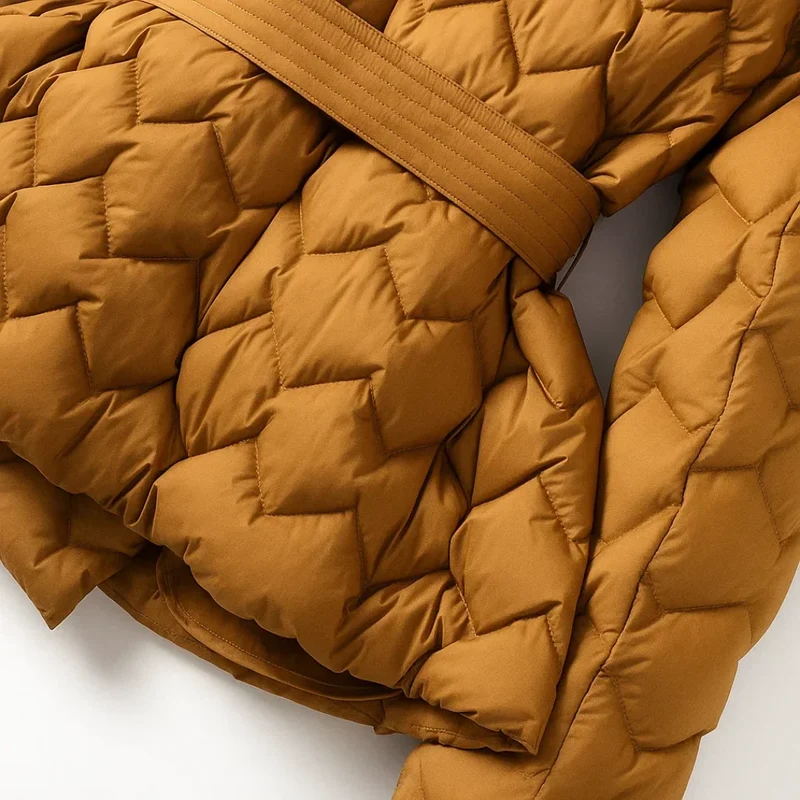 Damen Steppjacke mit Schalkragen und Bindegürtel
