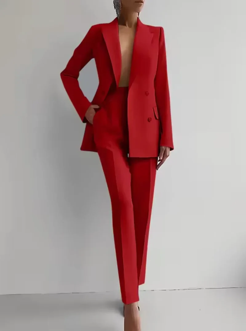 Eleganter zweiteiliger Damenanzug mit Blazer und Plisseehose