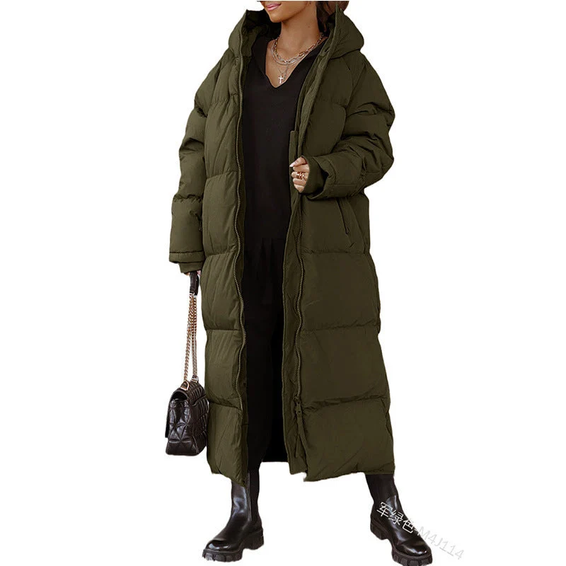 Warme Steppjacke mit Kapuze