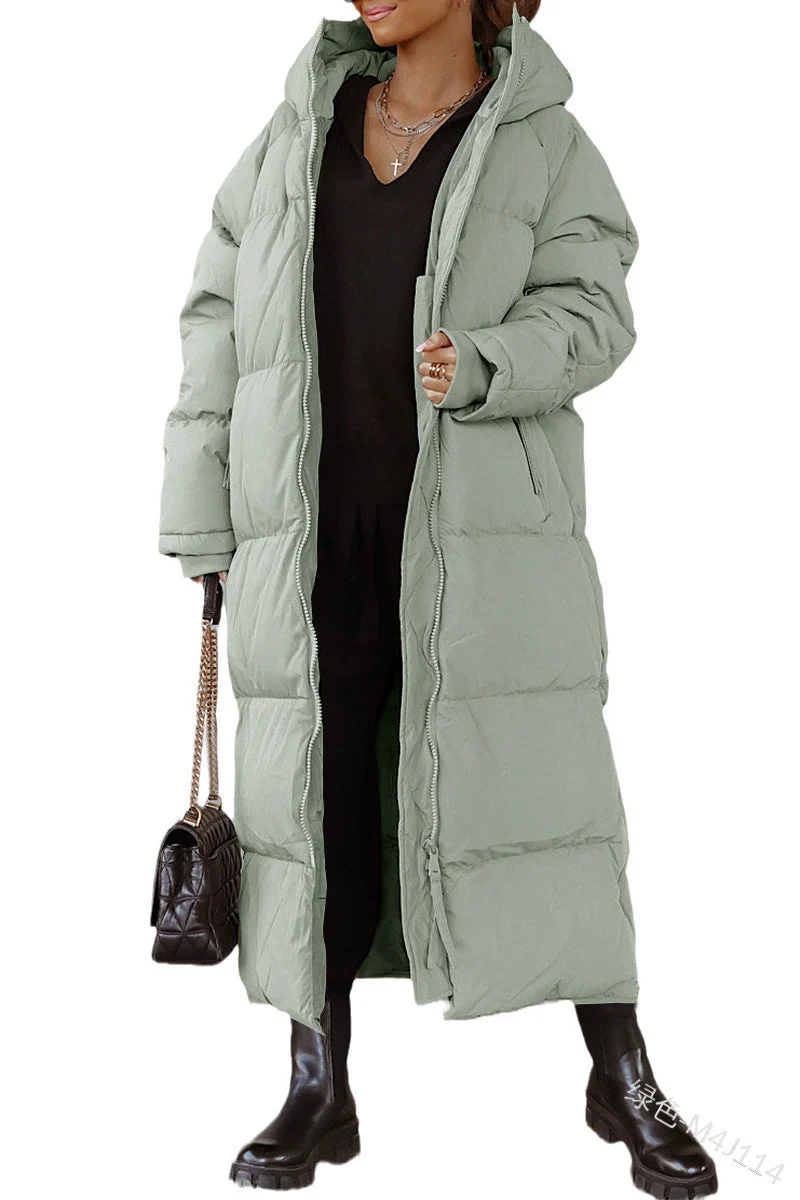 Warme Steppjacke mit Kapuze