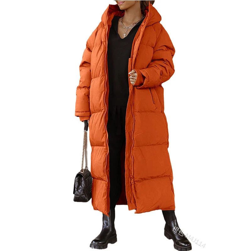 Warme Steppjacke mit Kapuze