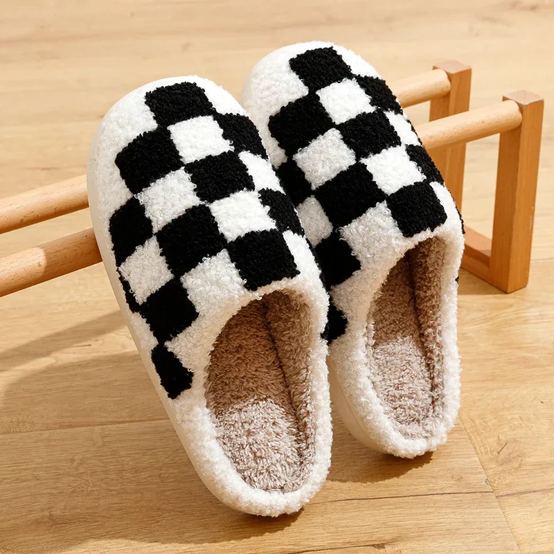 Hausschuhe Schachbrett Muster Unisex | Warm & Rutschfest