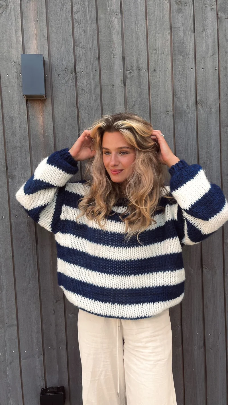 Gestreifter Strickpullover