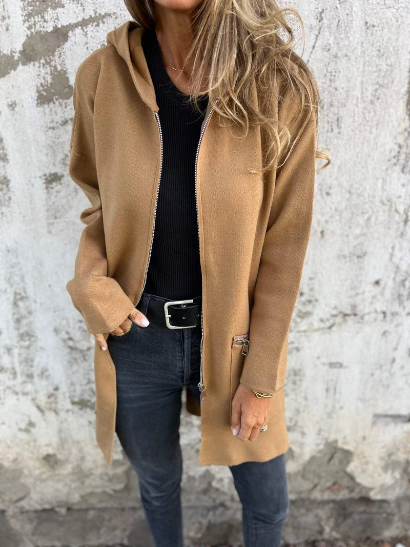 Lange Strickjacke mit Kapuze