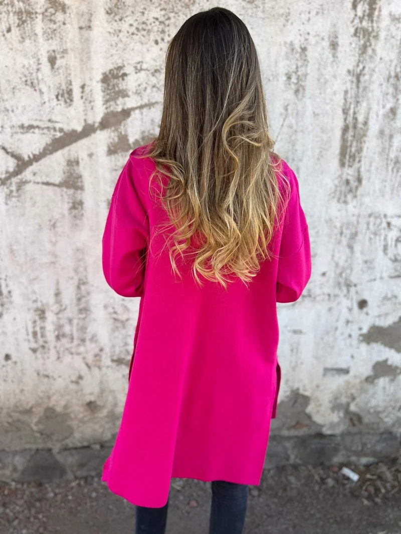 Lange Strickjacke mit Kapuze