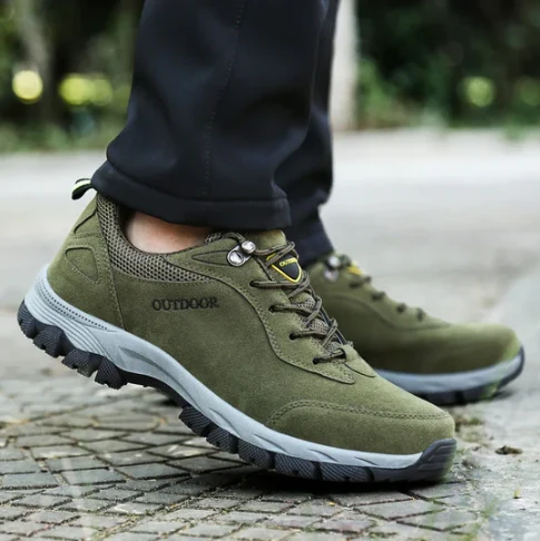 Robuste orthopädische Turnschuhe