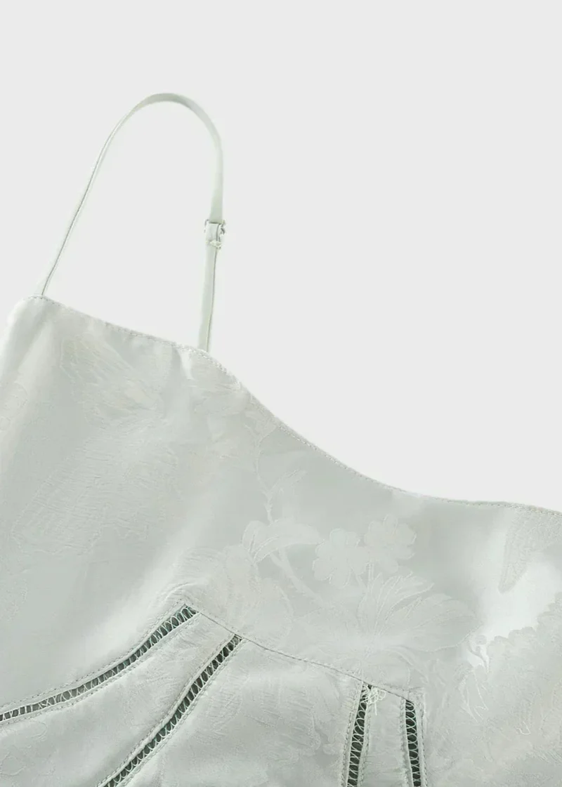 Tailliertes Satin Maxikleid