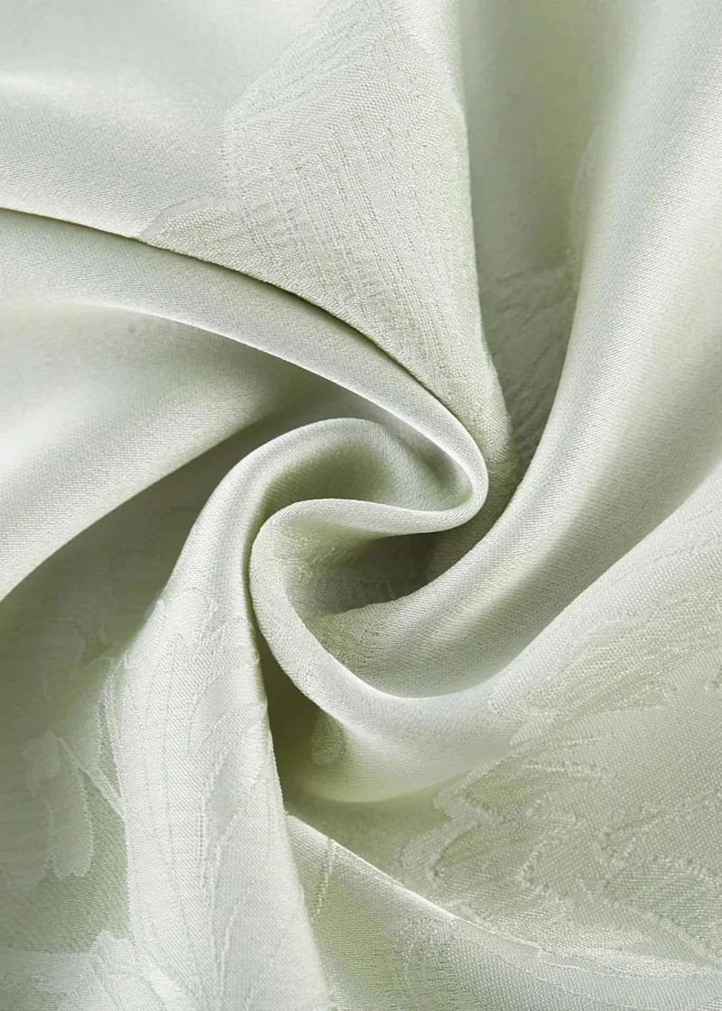 Tailliertes Satin Maxikleid