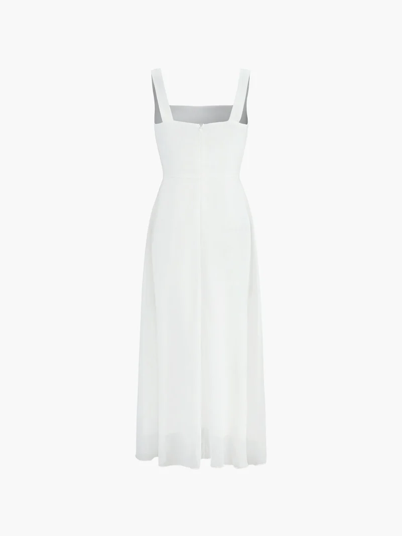 Zeitloses Quadratausschnittkleid