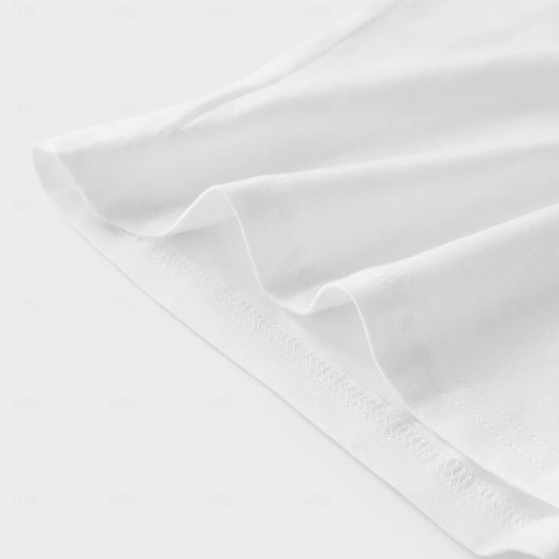 Minimalistisches einfarbiges T-Shirt