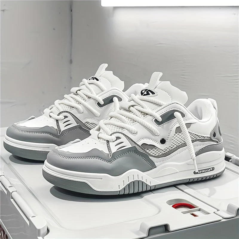 Stylische sommerliche Turnschuhe