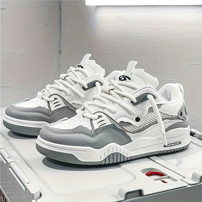 Stylische sommerliche Turnschuhe