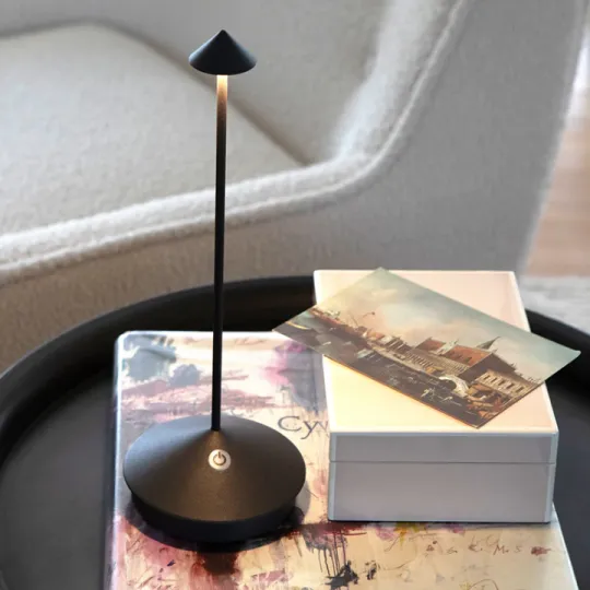 Tragbare kabellose LED Tischlampe