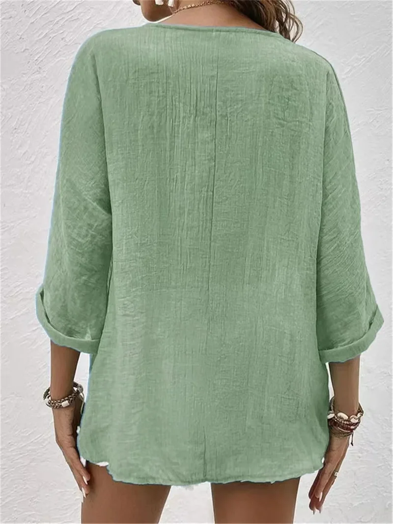 Atmungsaktive Bluse mit V-Ausschnitt
