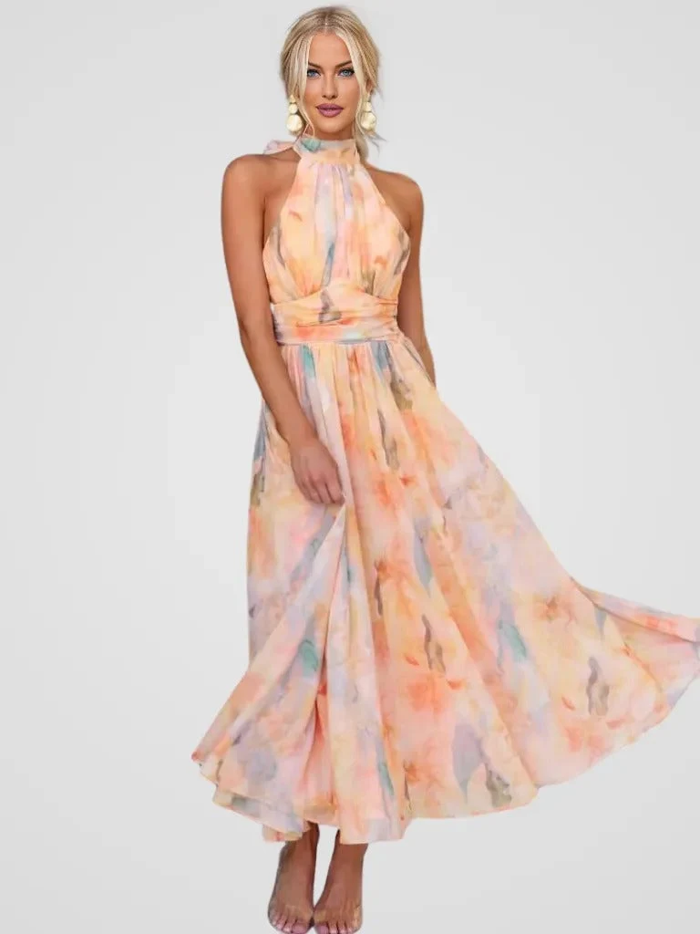 Fließendes Neckholderkleid