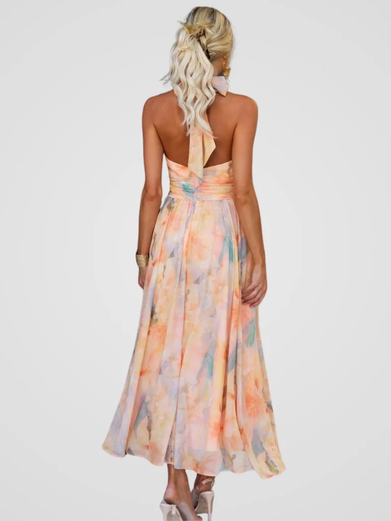Fließendes Neckholderkleid